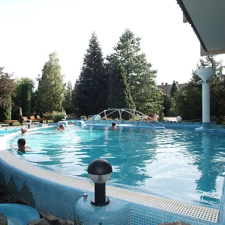 ホテル Ensana Thermal シャールヴァール